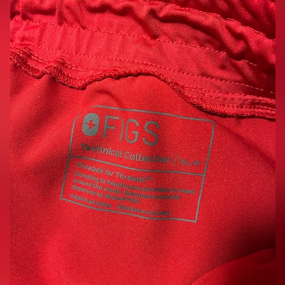 Figs WINNING RED Zamora high waisted scrub joggers, size petite XL - Picture 3 of 5